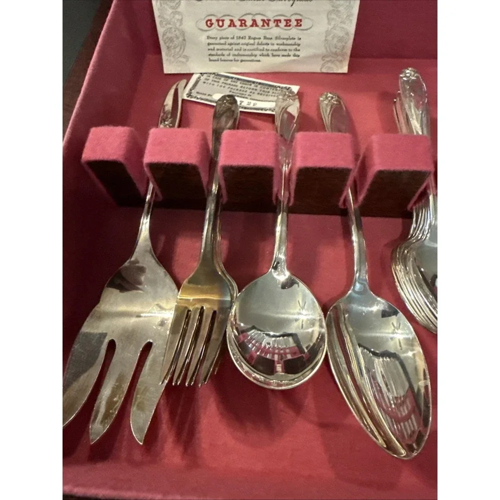 1847 Rogers Bros Silverplate Daffodil Wood Chest 52 Pieces Set 1950S #2